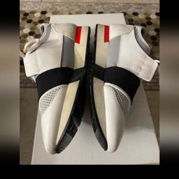BALENCIAGA the  originally $695 Asking $350             wht, noir, gris (colors) - Picture 6 of 10